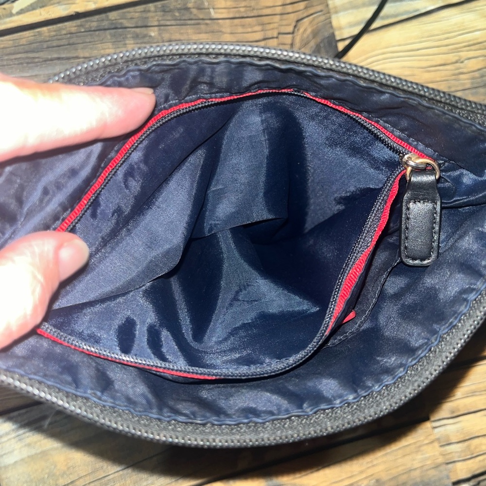 Tommy Hilfiger Black Bag with Red Accents - Picture 6 of 10